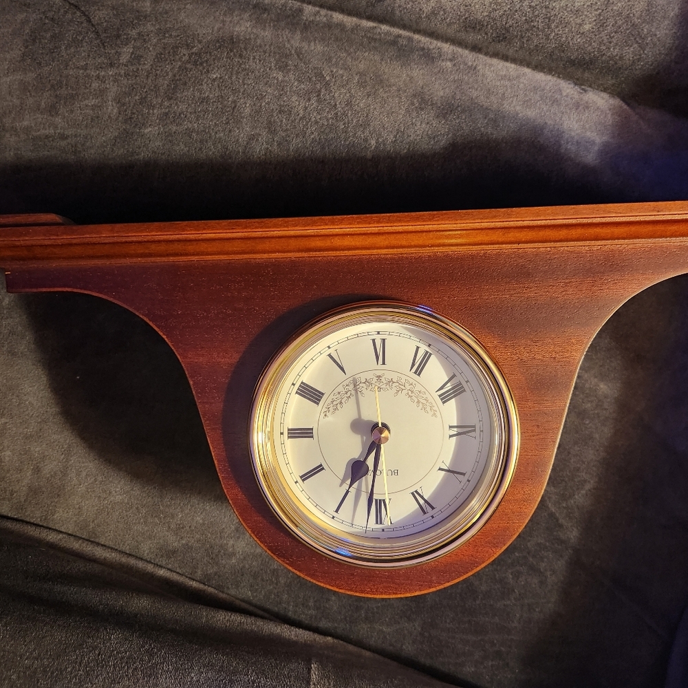 Bulova clock - Picture 2 of 7